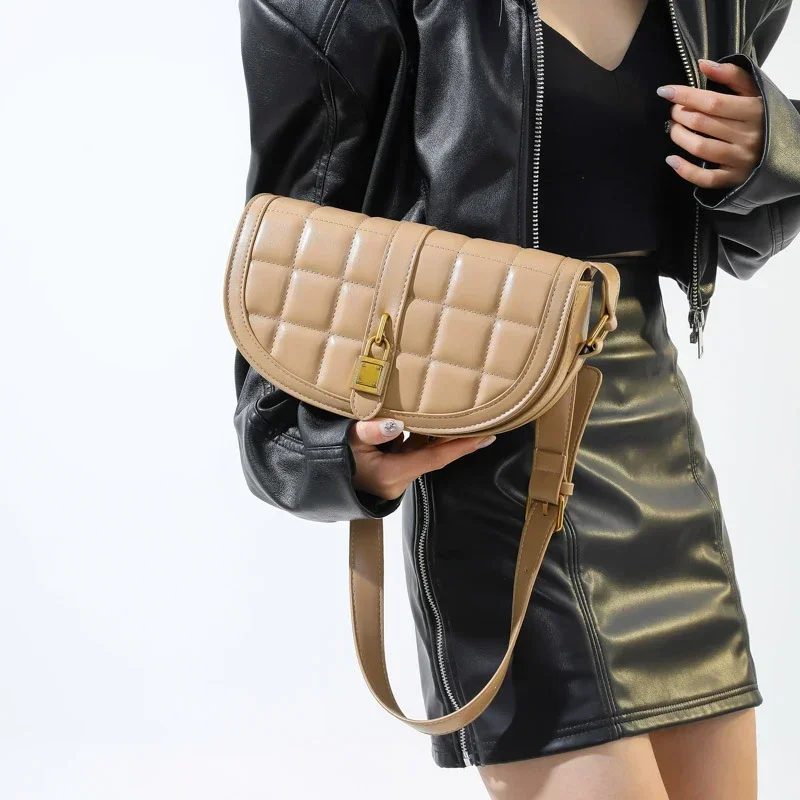 

New Trendy Women Chocolate Locks Luxury Designer Handbag Satchel Totes Shoulder Saddle Bag Purses Crossbody Dinner Underarm Bag