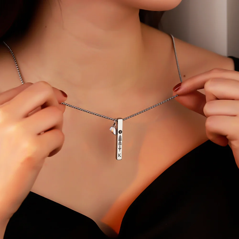 Персиковое сердце впитывающий Железный камень влюбленный гравировка ожерелье