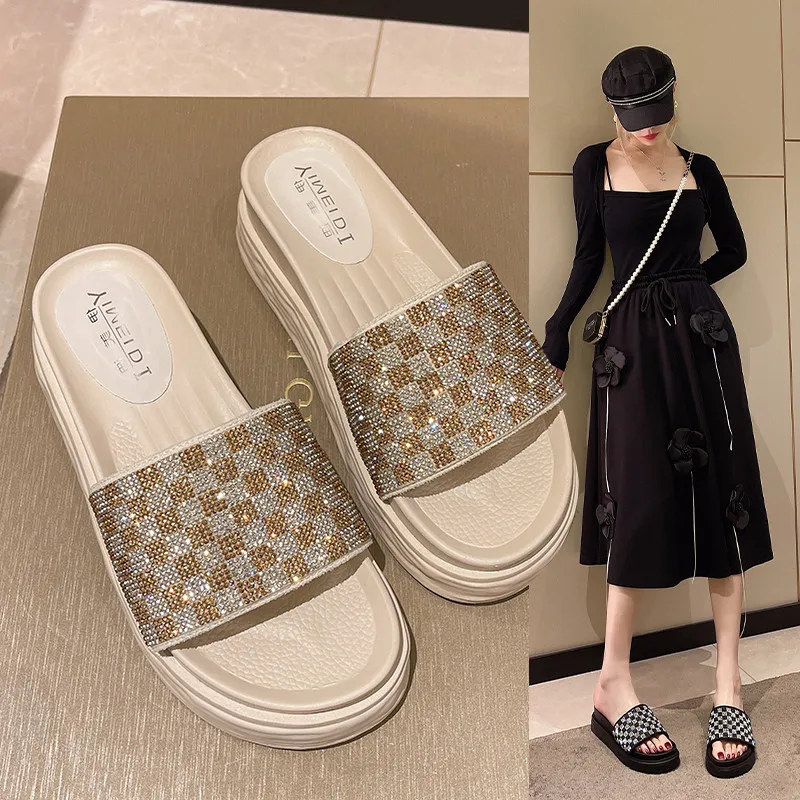 

Тапки женские на платформе, повседневные блестящие, из искусственной кожи, на плоской резиновой подошве, модные шлепанцы-желе, лето 2022