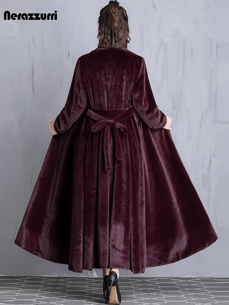 

Nerazzurri Зимнее длинное пушистое женское пальто из мягкого искусственного меха с юбкой с шалевым воротником и поясом с карманами Элегантная роскошная винтажная мода 2021 года цветная шуба из искусственного меха 2022