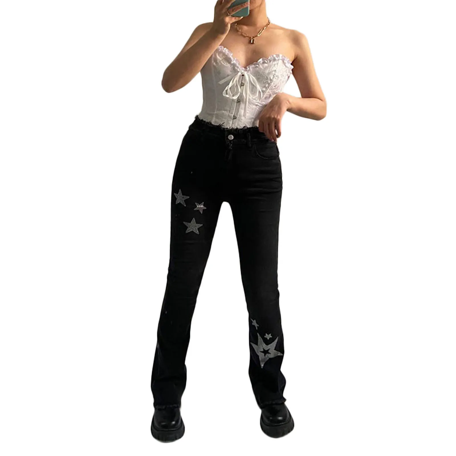 

Женские джинсовые брюки-клеш с необработанным подолом