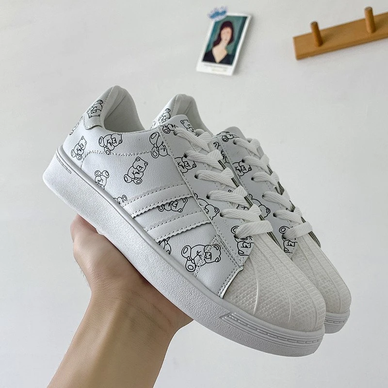 

Новинка осени 2022, женская обувь, милая красота, женская обувь с милым медведем, женские дизайнерские брендовые кроссовки белого цвета