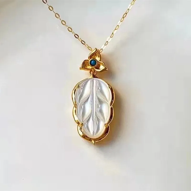 

YIBEIZHI Real 18K Gold White Fritillary Leaf Pendant Pure AU750 Gold Branch Jade Leaf Necklace Ladies Exquisite Jewelry Gift