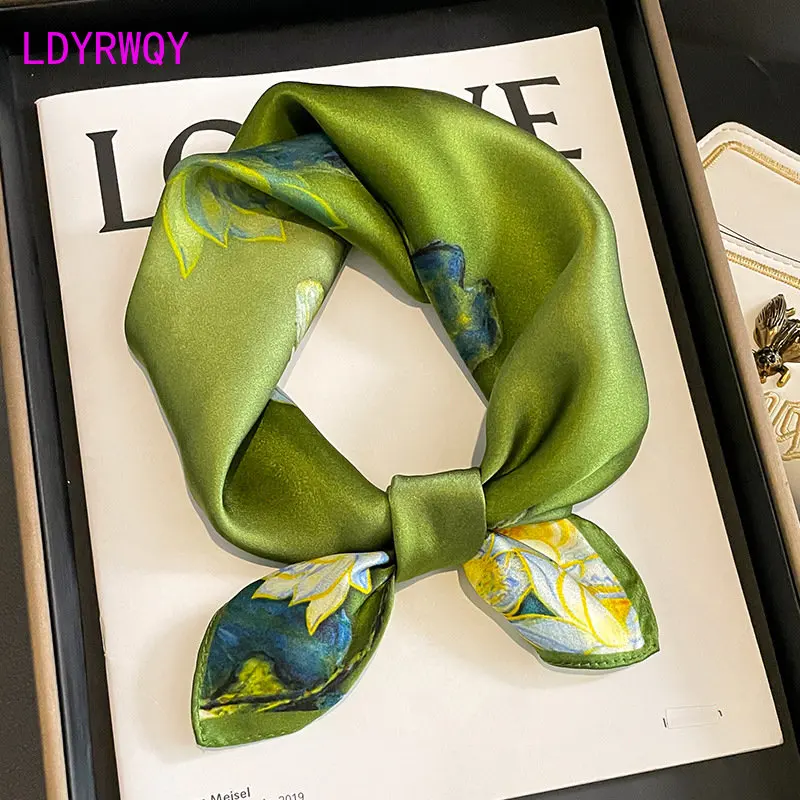 

2023 Fashion Autumn and Winter New Korean Printed Scarf Women's Dress Decorated with Silk Small Square Scarf Silk Warm Necklace