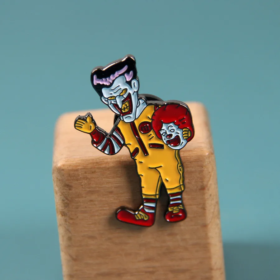 Металлическая брошь с эмалью в виде клоуна из аниме