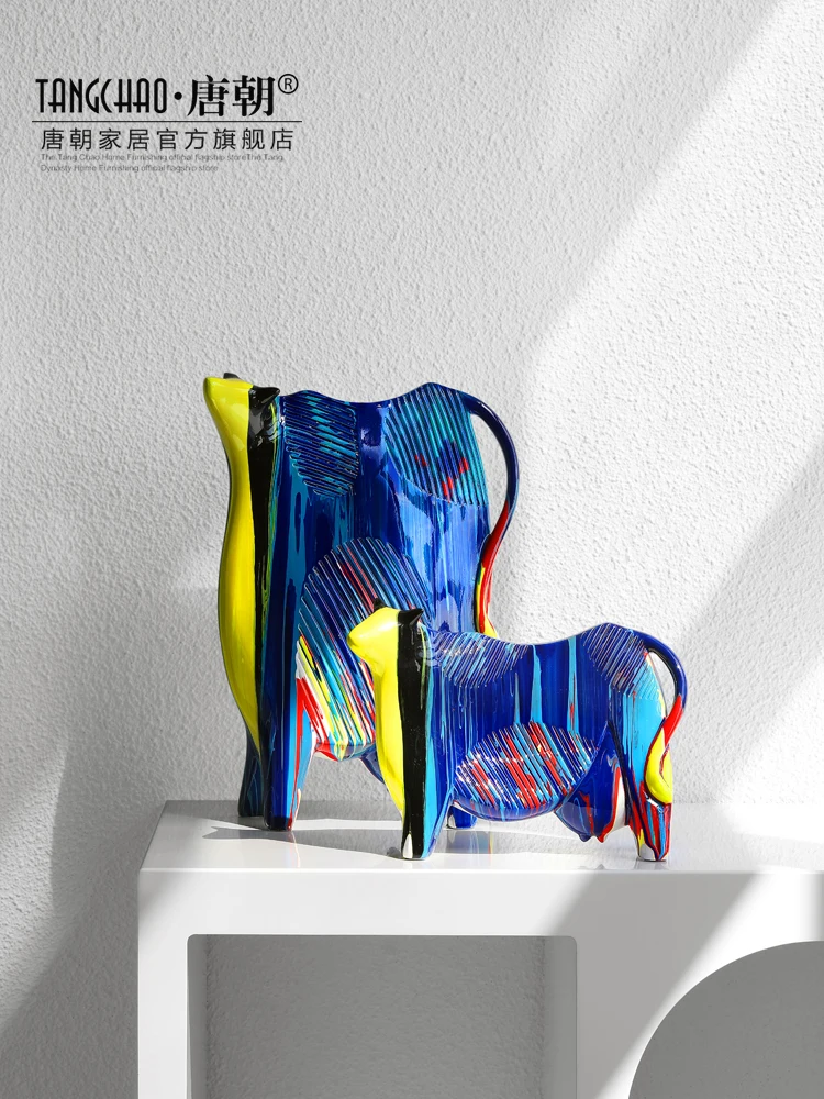 

Abstract Cow Statue for Home Decoration, Resin Sculpture, Office Animal Ornaments, Living Room Decoration, Animal Figurine