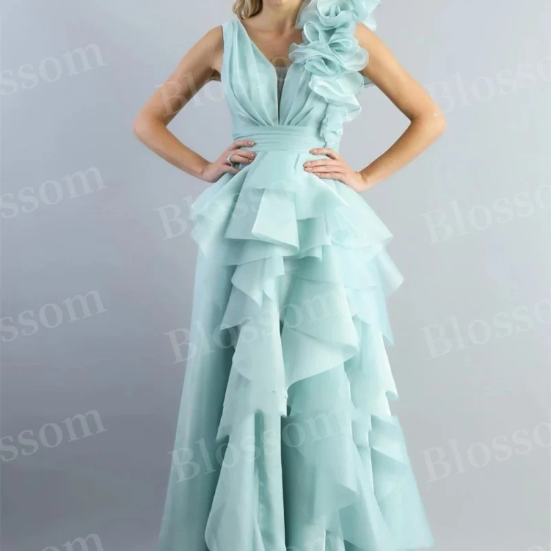 Шифоновое платье в пол без рукавов с v-образным вырезом