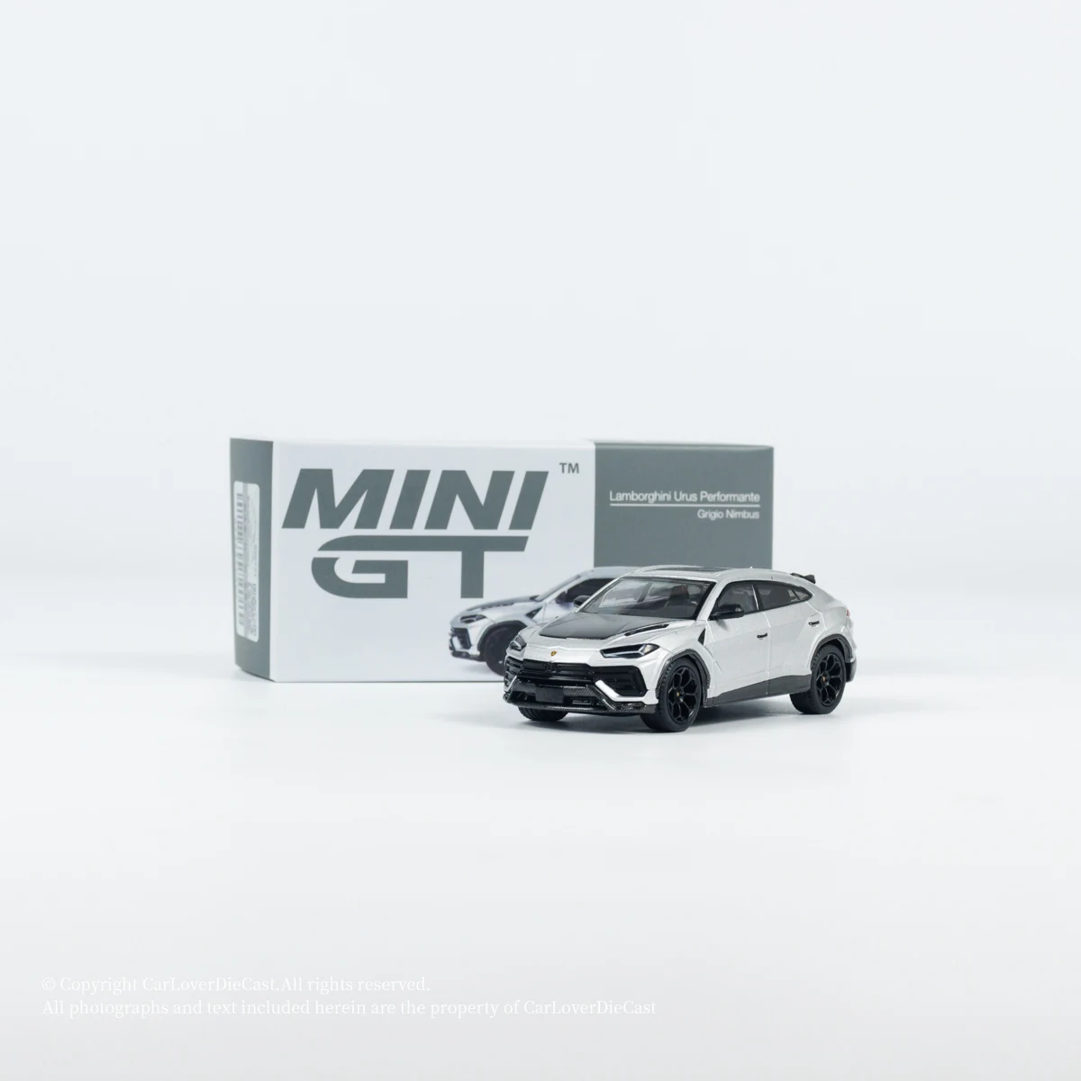 МИНИГТ 1:64 # Модель автомобиля Lamborghini Urus из серебряного сплава 767 игрушка для