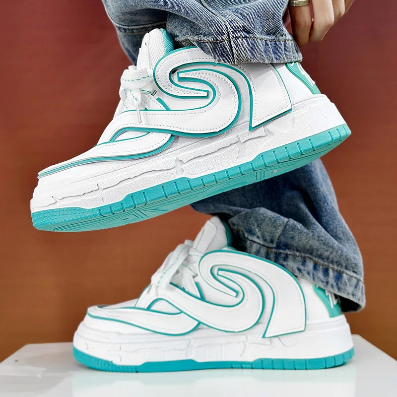 

Fashion Trendy Sneakers for Men Low Top Breathable Applique Solid Color Skateboard Shoes Hong Kong Style Youthful Walking Shoes