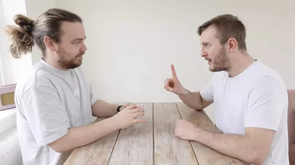 

2023 One Finger by Ollie Mealing - Magic Tricks