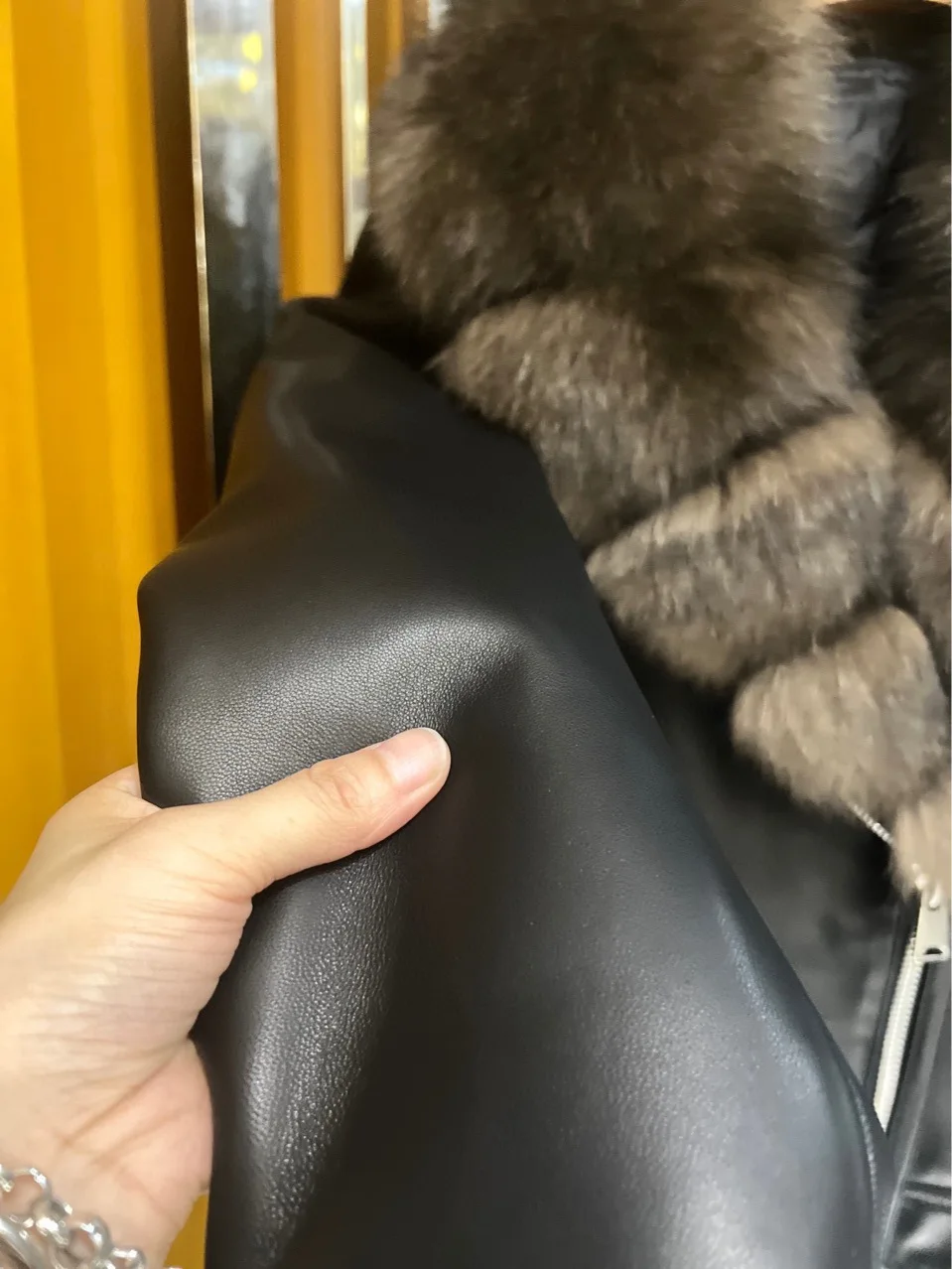 Autumn Winter Brand New Designer Women's High Quality Fox Fur Collar Lambskin Leather Coat B750