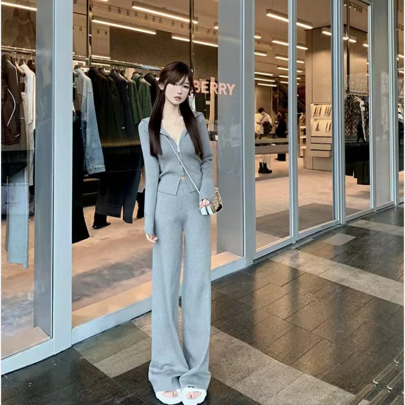 Женский спортивный костюм