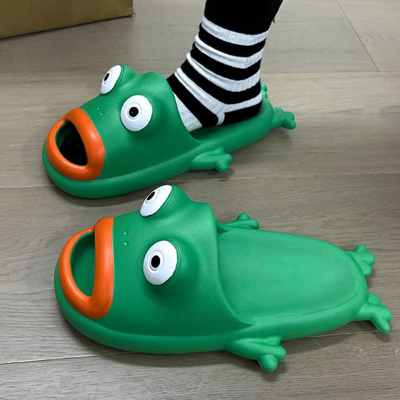 2023 New Cute Frog Slippers Female Male Summer Cartoon Shoes Couple Funny Indoor Bathroom Outdoor Slides Women Platform Footwear