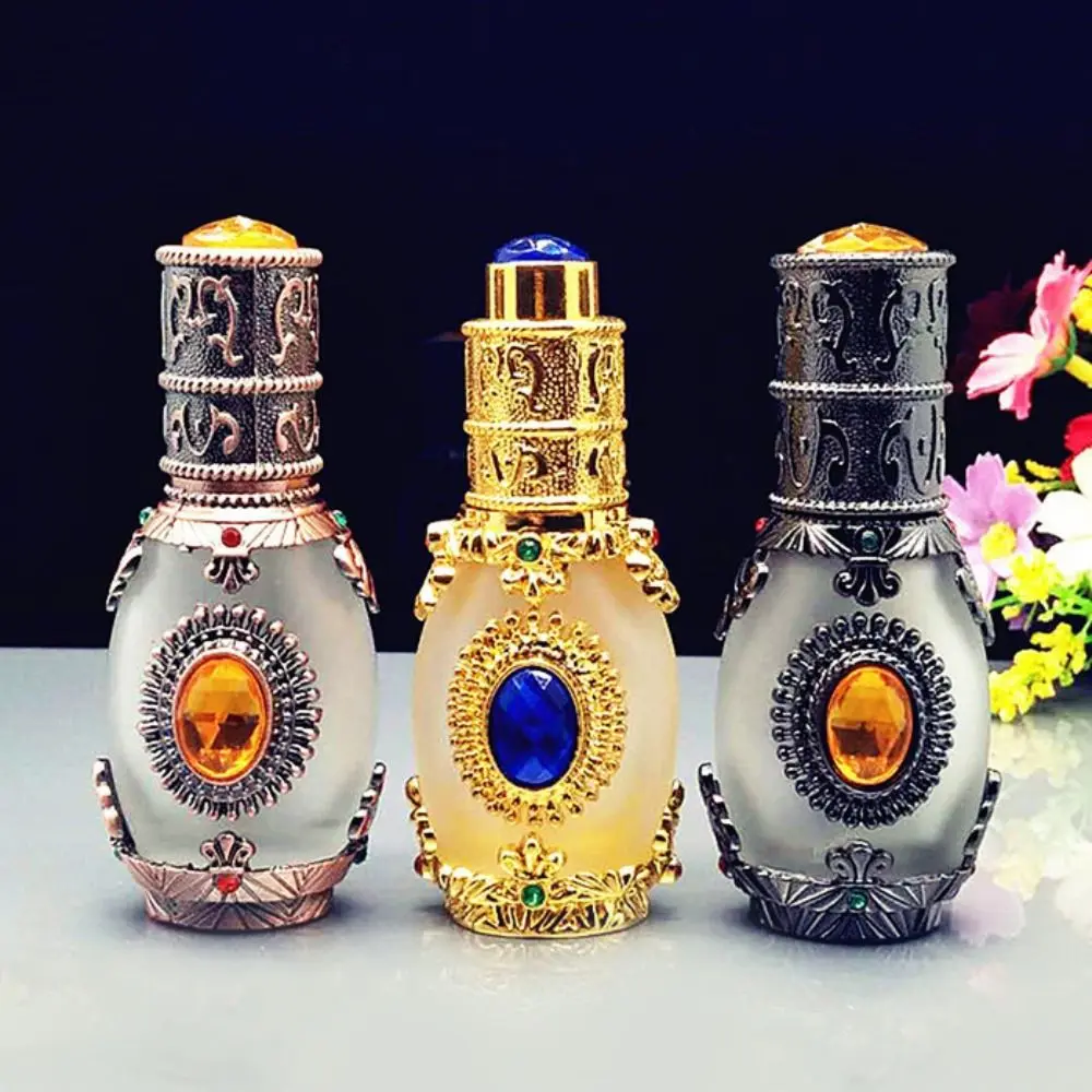 

1PC Vintage Metal Perfume Bottle Arab Style Press Essential Oils Dropper Bottle Container Middle East Weeding Decoration Gift