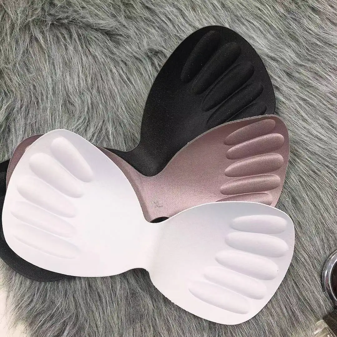 Бюстгальтер пуш-ап с мягкими чашечками эффектом 3D