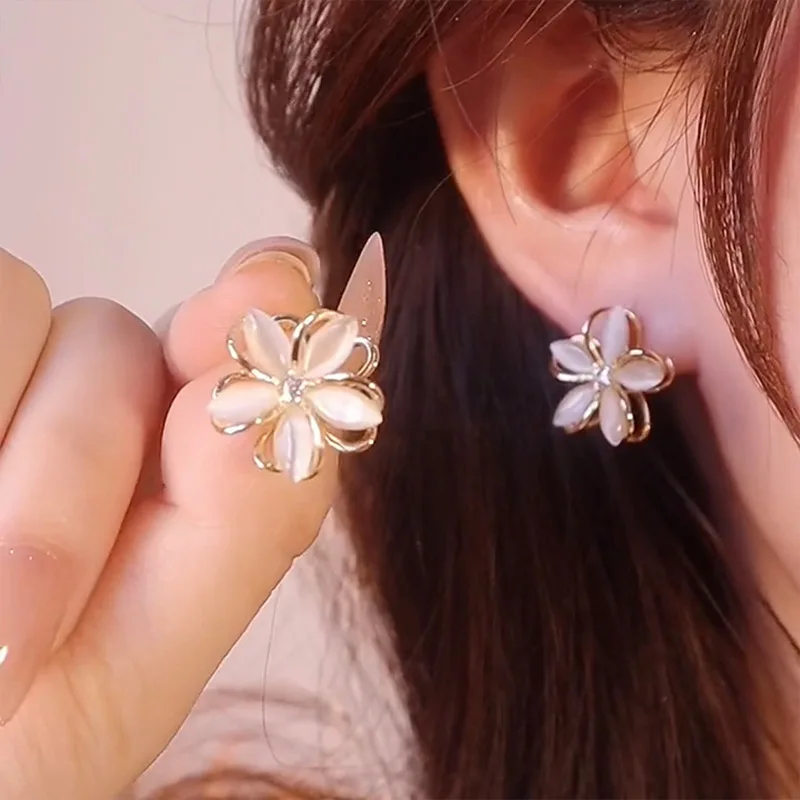 

2022 New Arrival Stud Earrings Metal Women Trendy Korean Light Luxury Opal Flower Earrings Simple Simple Elegant Korean Jewelry