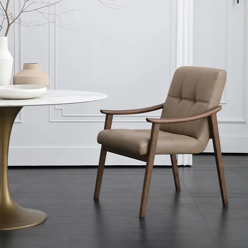 

Дизайнерское обеденное кресло Fynn с подлокотниками, врезной и телескопической спинкой из микрофибры и кожи, мебель из массива дерева