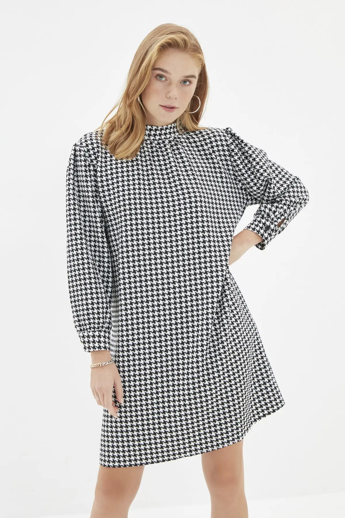 

Trendyol Upright Collar Dress TWOAW22EL1954