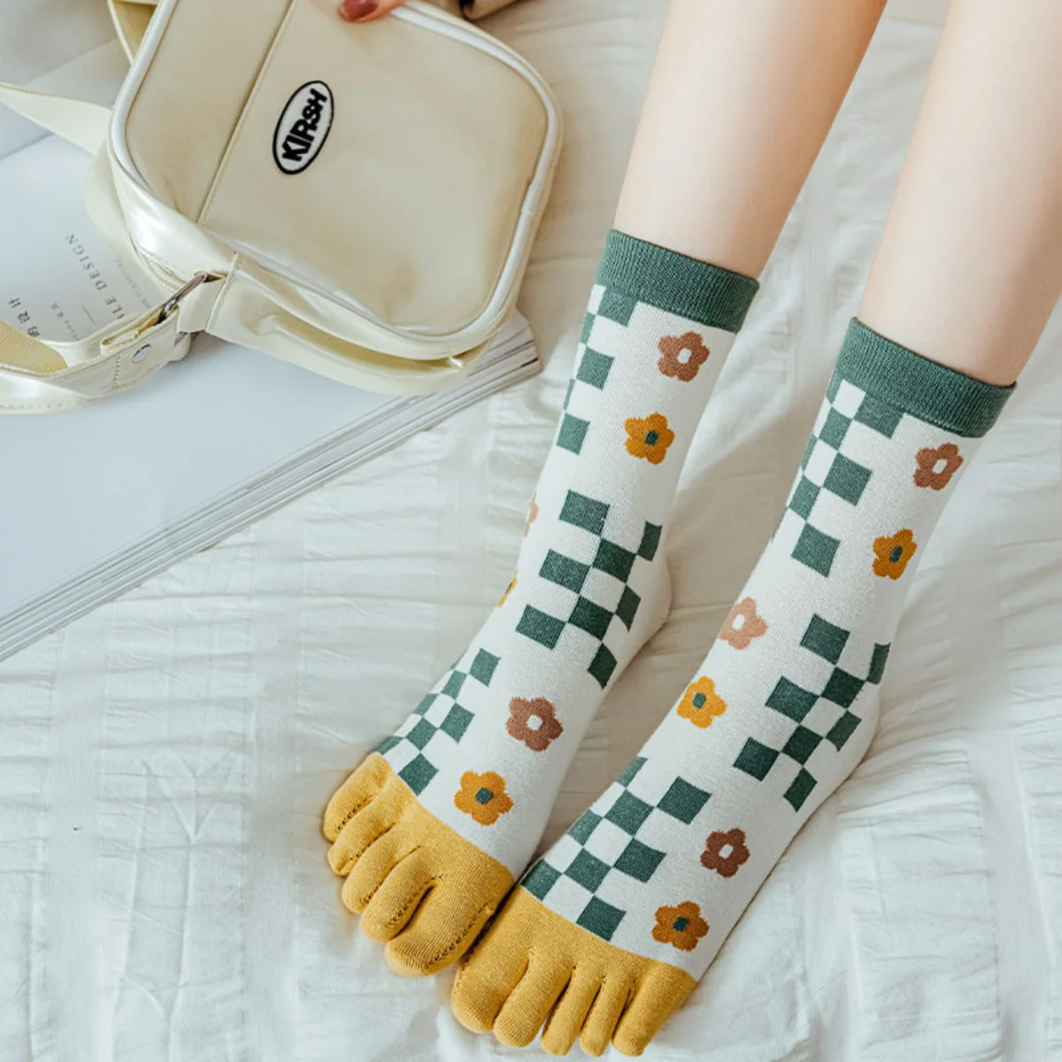 

Mid-tube Five-finger Split Toe Socks Spring and Autumn Style Korean Version Sweet Flower Day Department College Wind Girl Tide