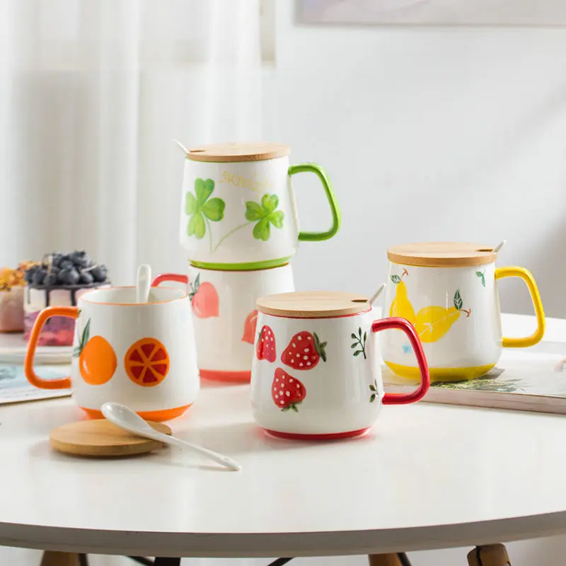 

Стакан для воды керамический с крышкой и ложкой