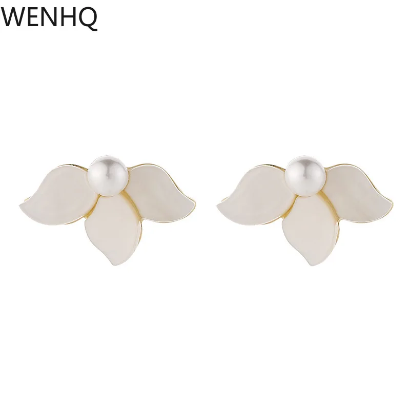 

Серьги-гвоздики WENHQ в форме цветка белого цвета, без проколов для женщин, модные ювелирные украшения для вечеринок, на день рождения, золотис...