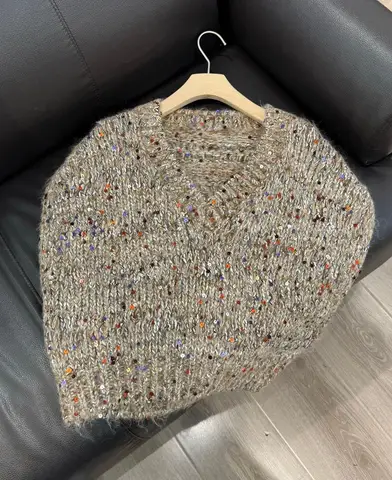 Женский мохеровый жилет с блестками