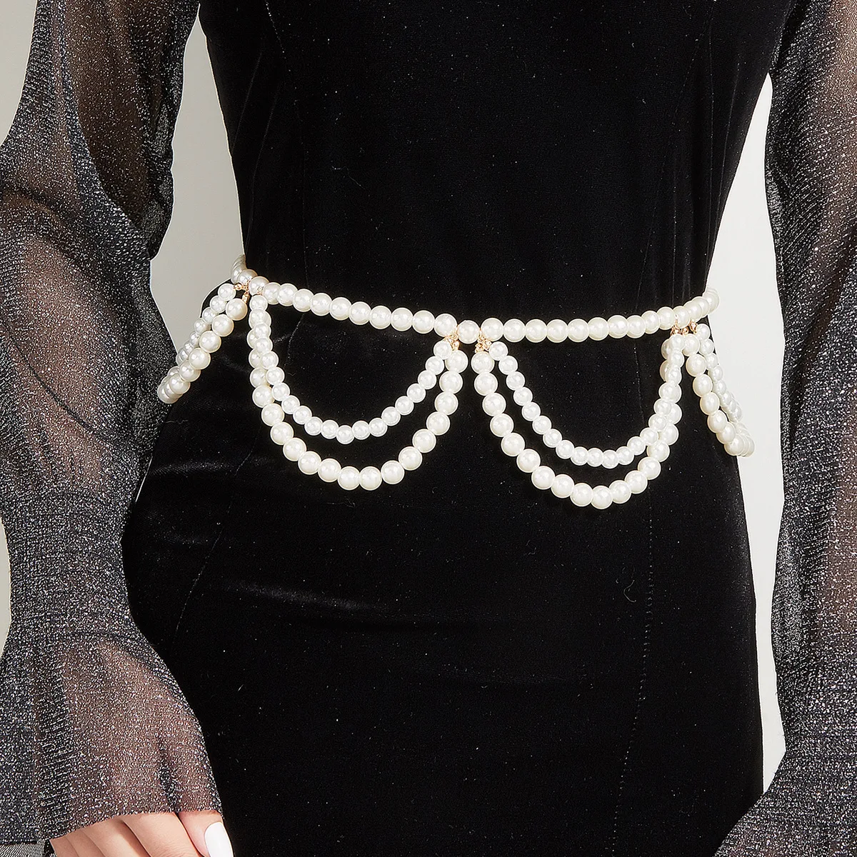 

2023 The latest Chinese design hot body chain accessories Fashion multi-layer pearl chest chain luxury accessories