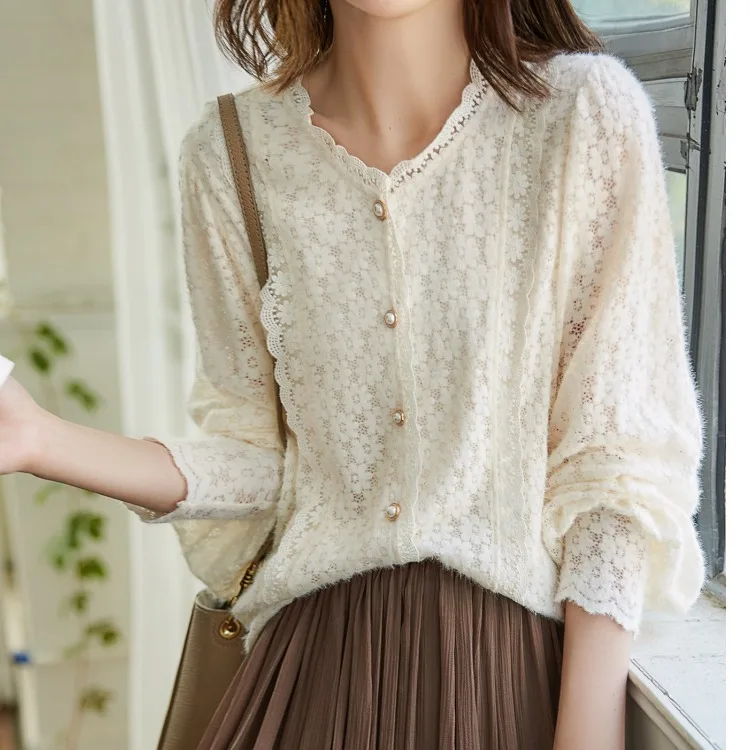 

Fashion Elegant Lace Blouse Vintage Bloemen Button Shirt Casual Loose Blouses Women Tops Fall 2020 Women Lantern Sleeve