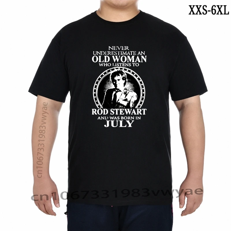 

Мужская футболка никогда не Underestimate старых мужчин, которые слушают удочку Стюарта и была родилась в июле, Мужская футболка XXS-6XL