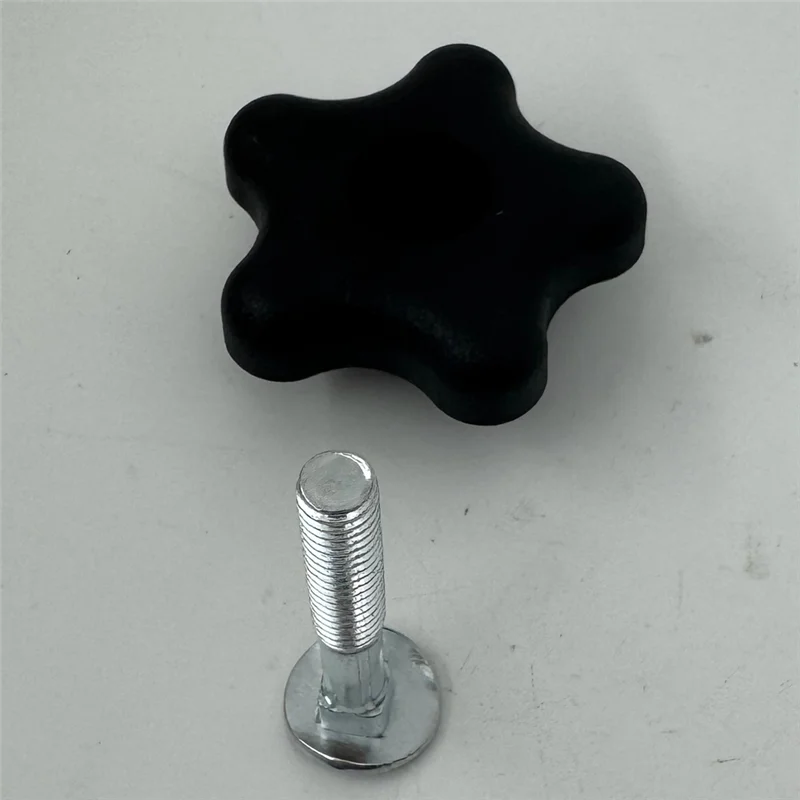 

Комплект ручки, болта и гайки для газонокосилок и снегоуборщиков