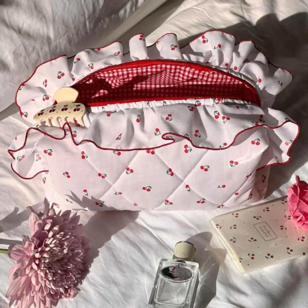 Кружевная женская косметичка на молнии вместительная сумочка для стирки