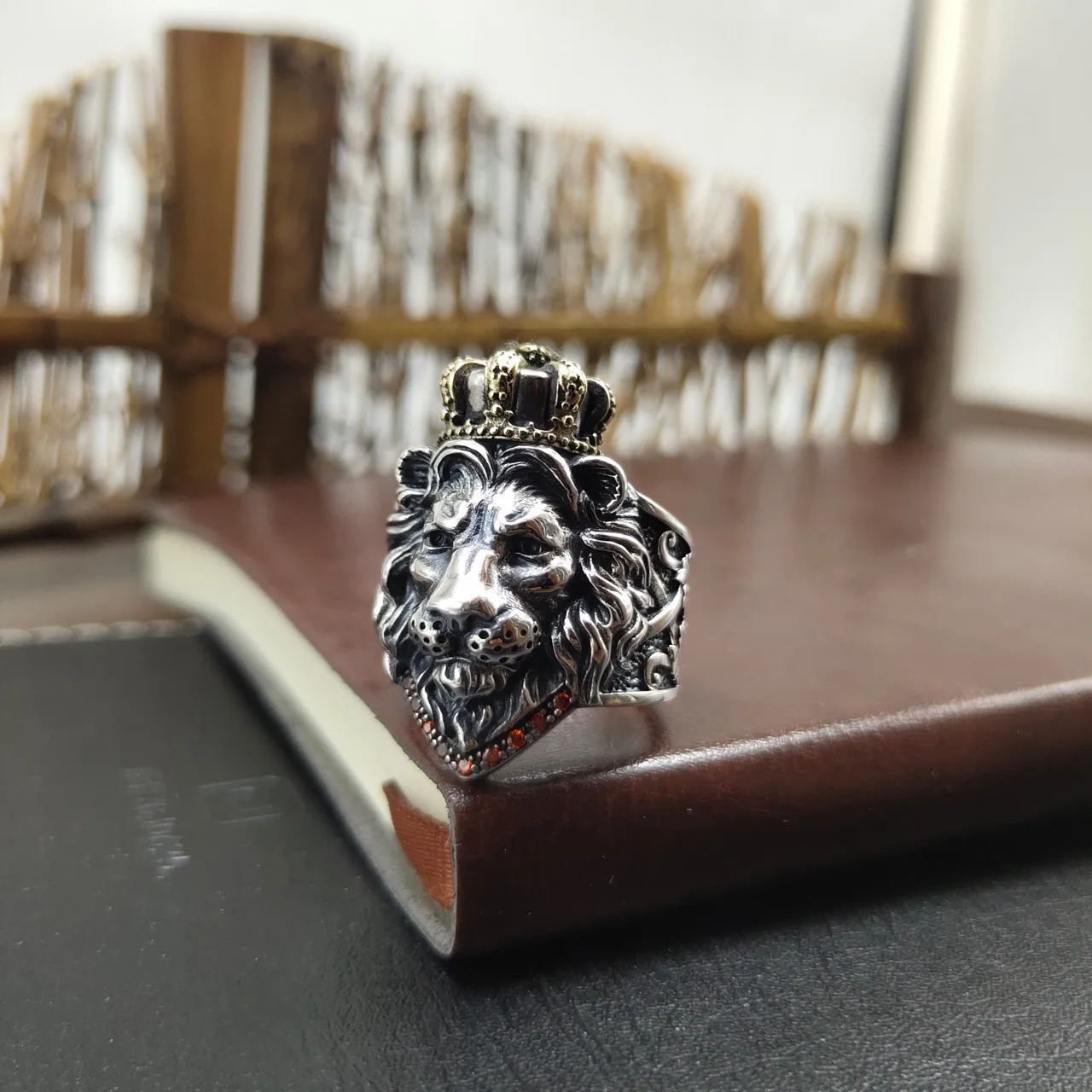 

Винтажное кольцо в европейском и американском стиле с короной и львом мужское регулируемое кольцо на указательный палец с головой льва из чистого серебра