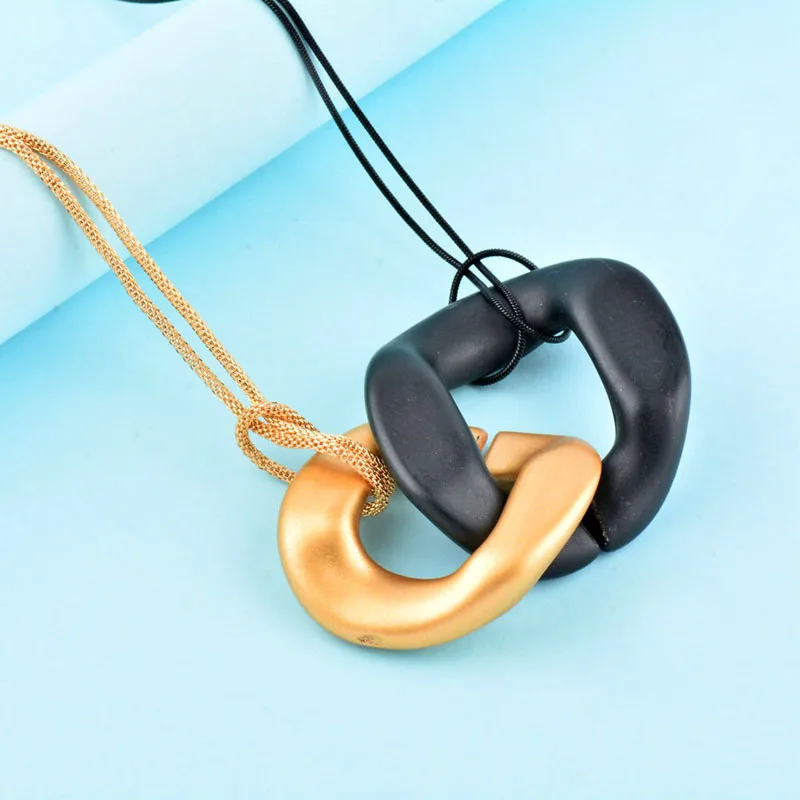 

KIOOZOL Simple Geometric Shape Acrylic Pendant Necklace Long Necklace For Women Fashion Jewelry 2021 New Arrival 003 XS1