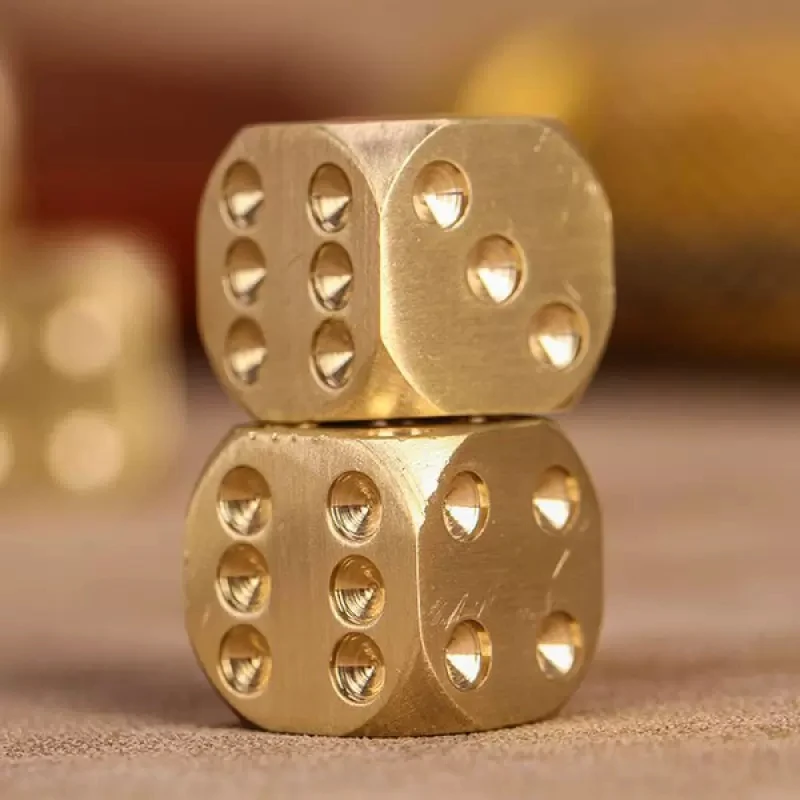 

Brass dice, pure copper, metal solid color, hand polished bar supplies, creative mahjong sieve toys