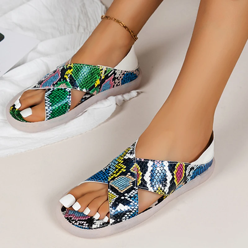 

Сандалии женские со змеиным принтом, повседневная обувь на платформе, без застежки, пляжные босоножки, Размеры 35-43, лето 2022
