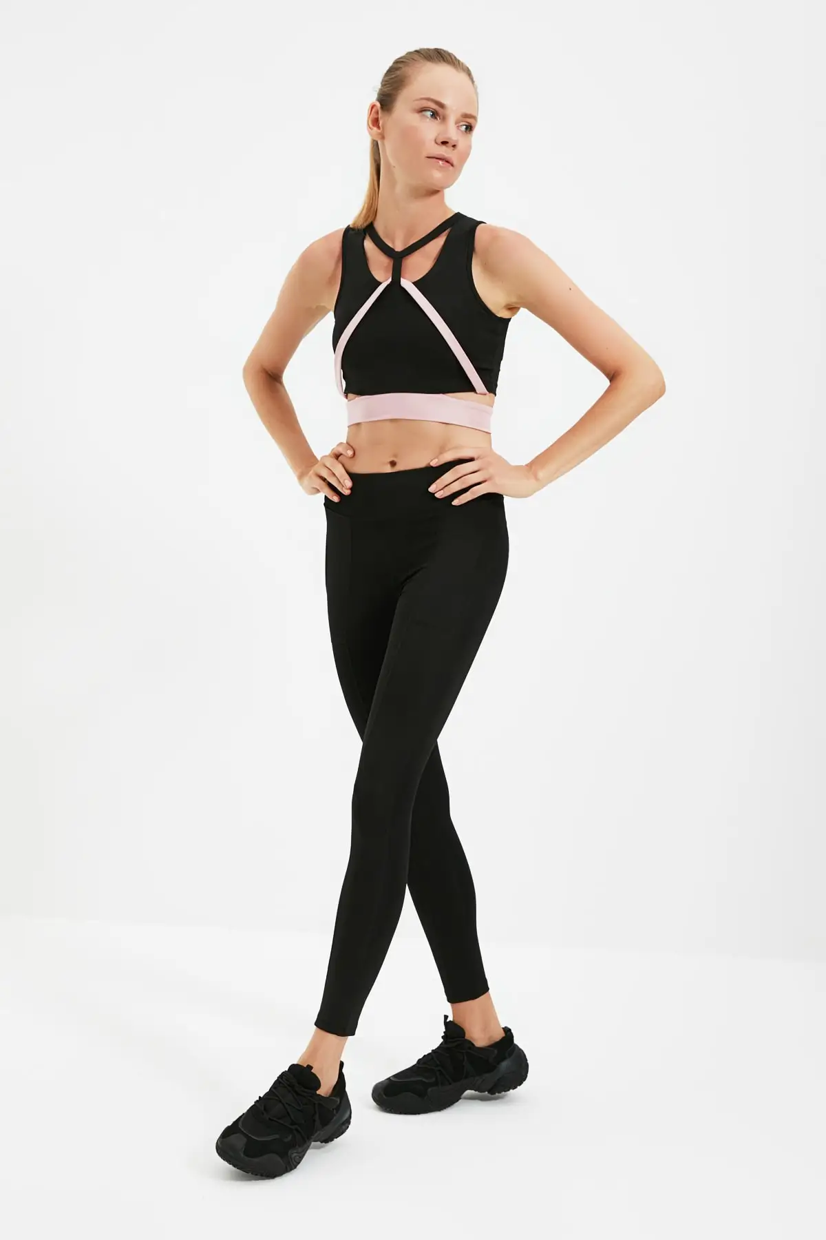 

Trendyol Sports Leggings TWOAW22TY0049