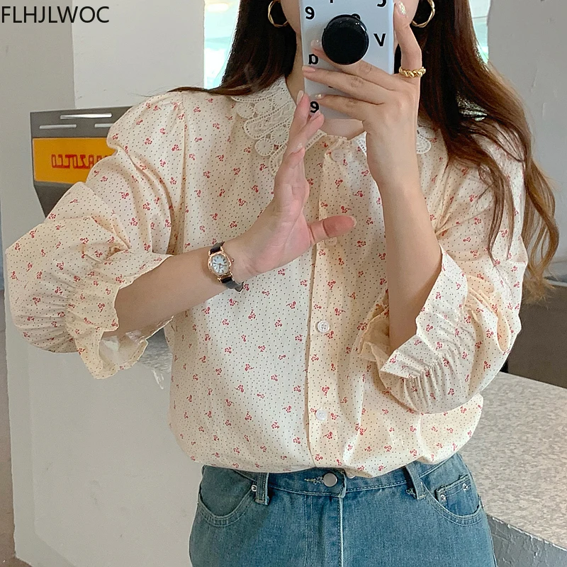 

Блузка Женская Базовая с воротником «Питер Пэн» и оборками