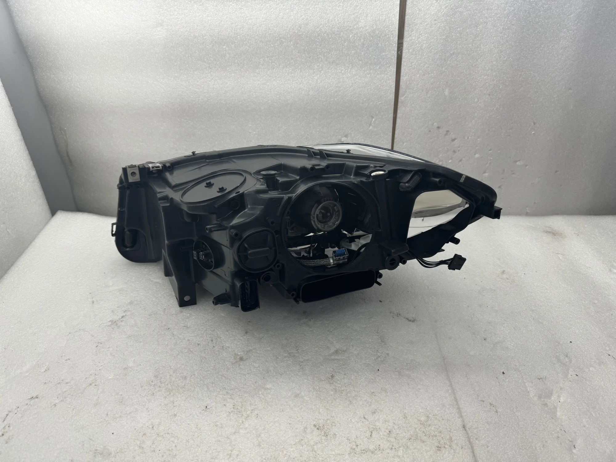 Фото Ксеноновая фара для BMW 5 серии F10 F11 550i 535i M5 2011-2013 гг., артикулы 63117271912, 63117271911 №4