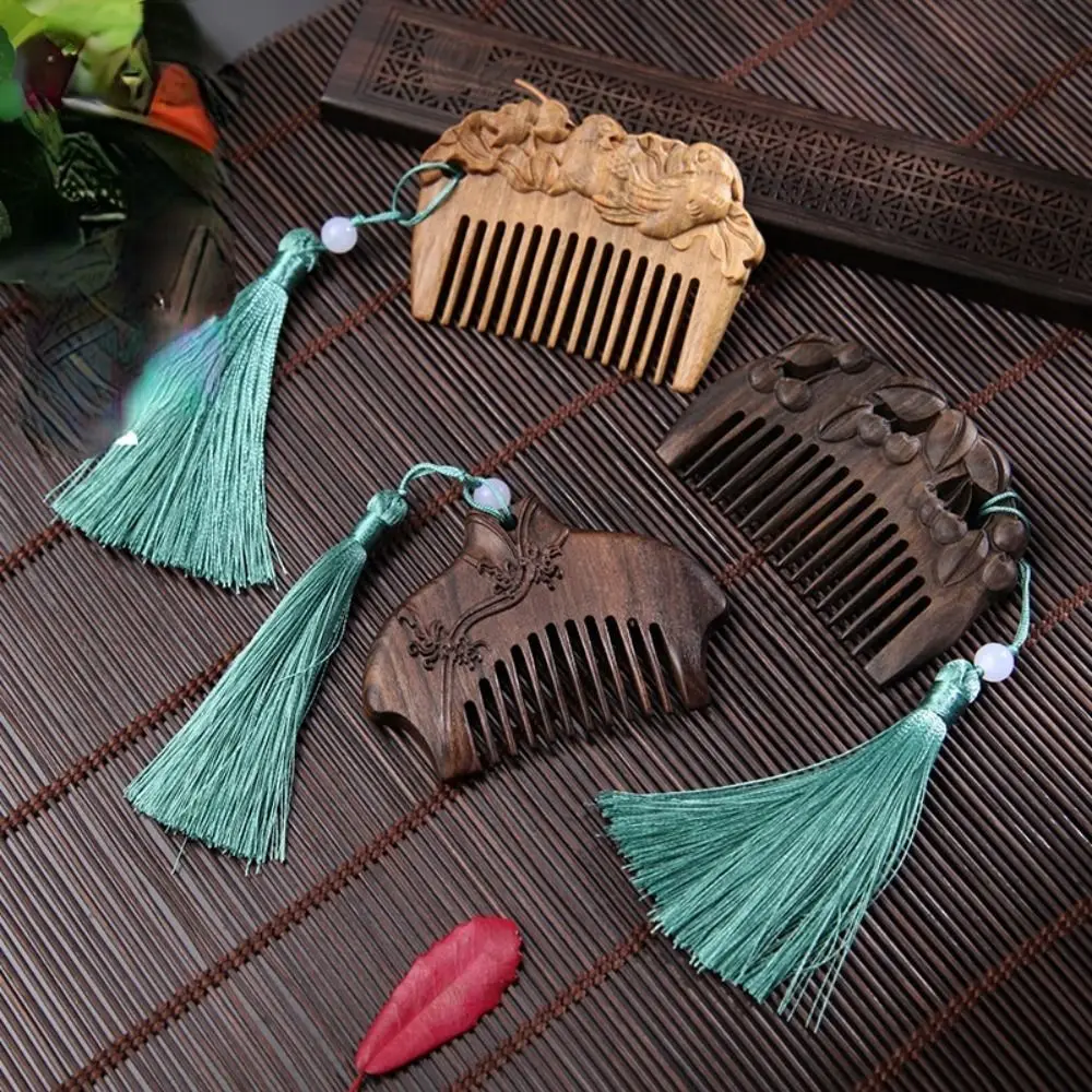 

Woodcarving Flowers Birds Comb Natural Peach Wood Small Comb Anti-static Head Massage Hair Comb Brush for Travel Easy To Carry