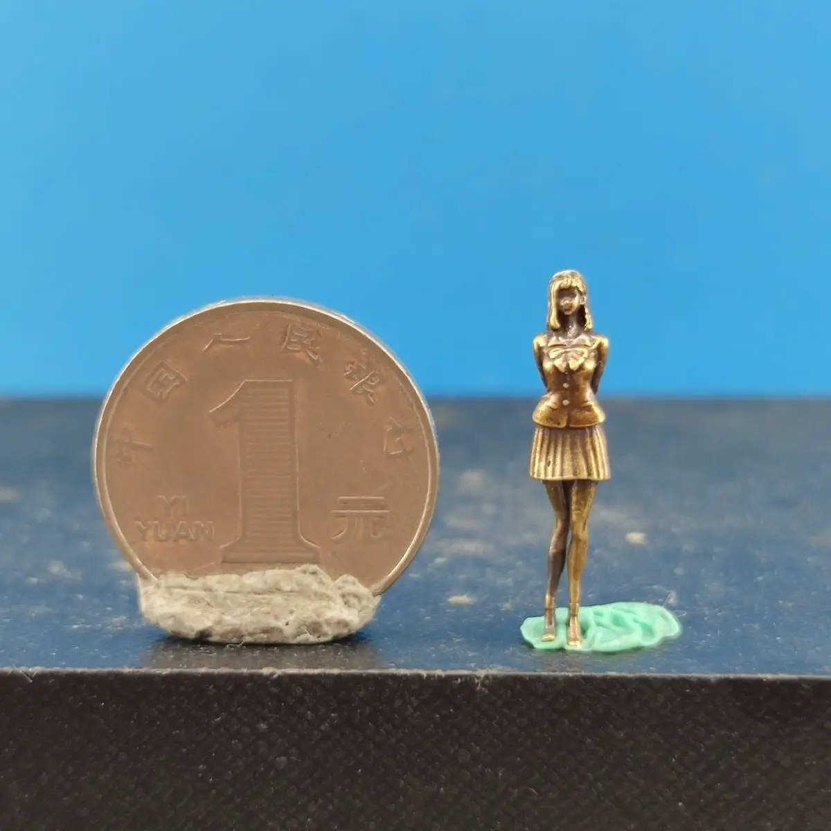 

Латунная школьная форма JK, стоячая школьная красота, миниатюрная фигурка приборной панели автомобиля