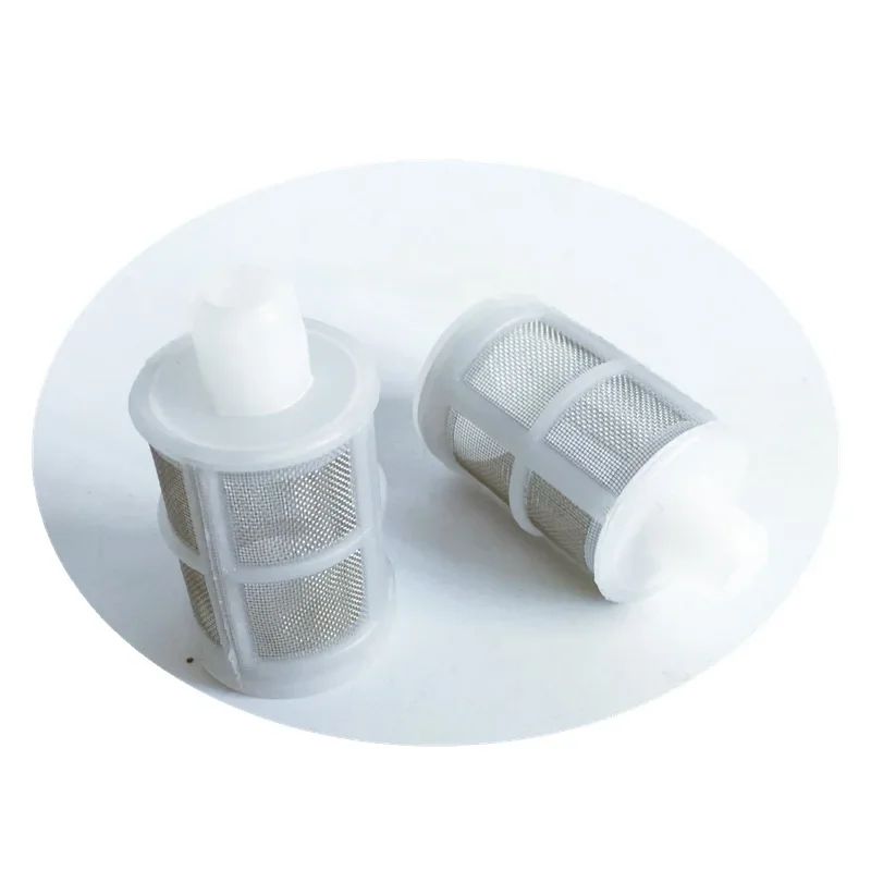 Инструмент для мытья автомобиля с использованием белой всасывающей трубки