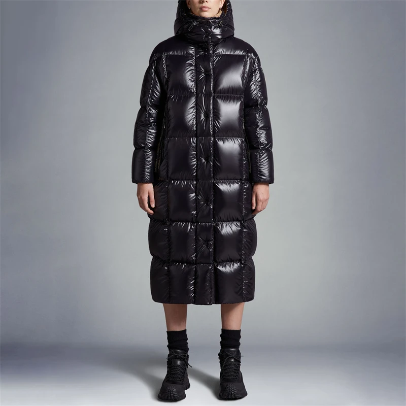 Рисунок 3 - Женский пуховик средней длины с воротником-стойкой