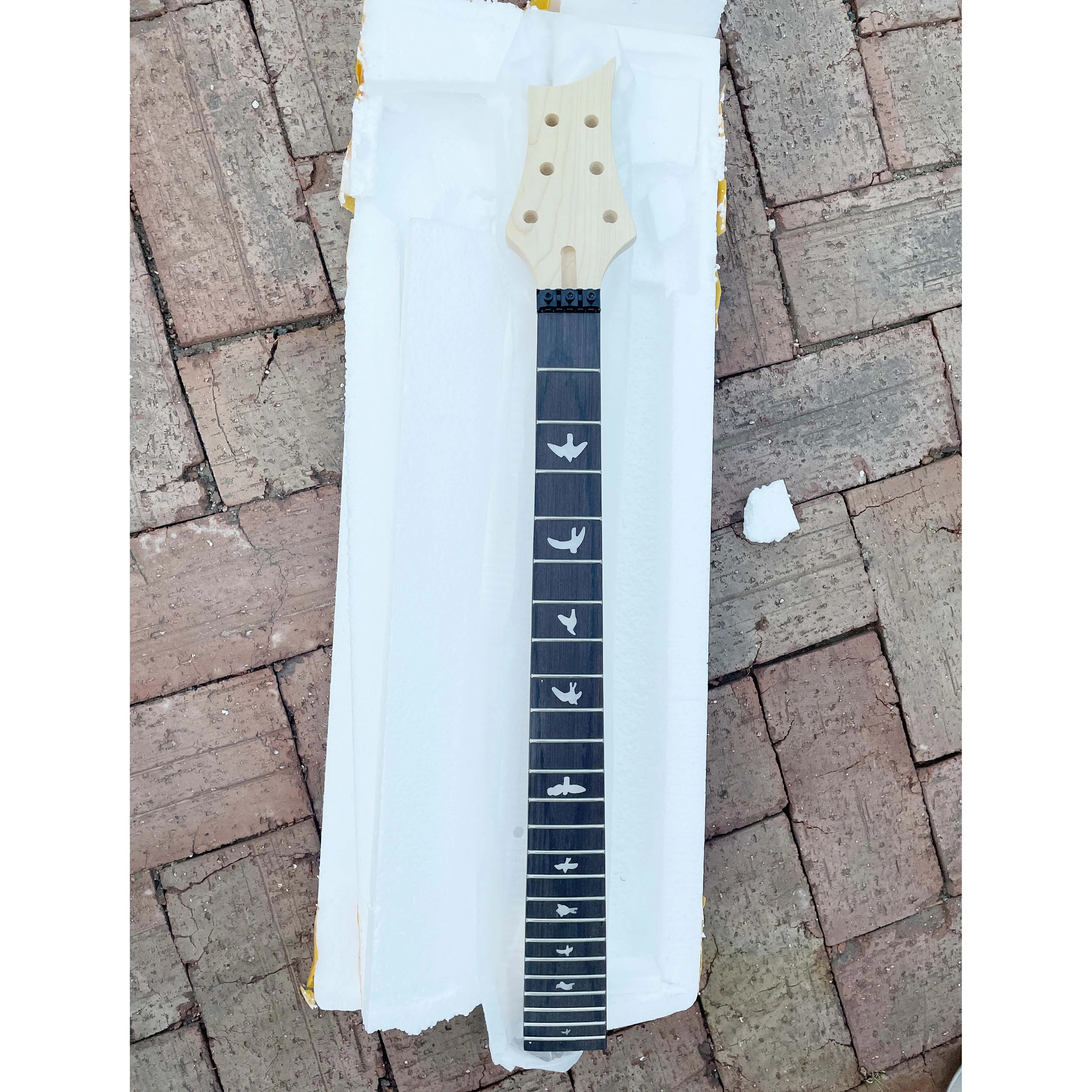 

High Quality Professional Floyd Rose Electric Guitar Neck Finished Canadian Maple 24 Frets Technological Fingerboard real photos