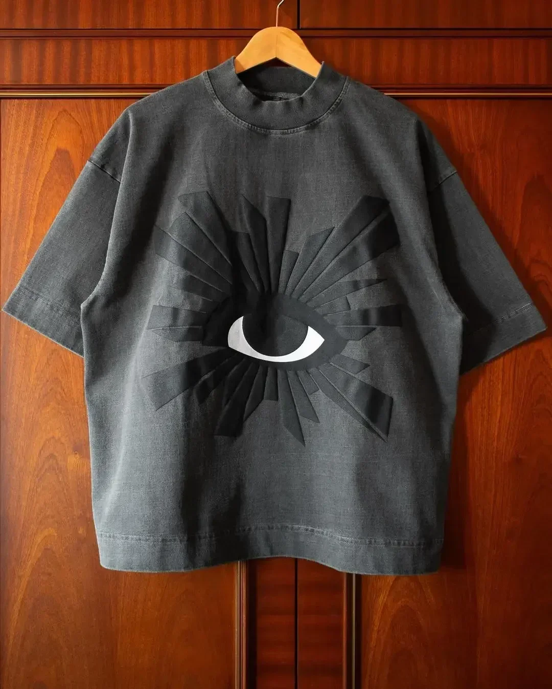 Фото Y2K Hip Hop Spirit футболка Мужская Harajuku Street Eye Printed Super футболка Новый скейтборд Повседневная уличная одежда с короткими рукавами y2k top №1