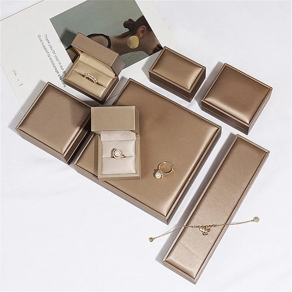 

Premium Leather Jewelry Box Double Ring Necklace Earring Ring Bracelet Chain Display Box for Wedding Engagement Storage Gift Box