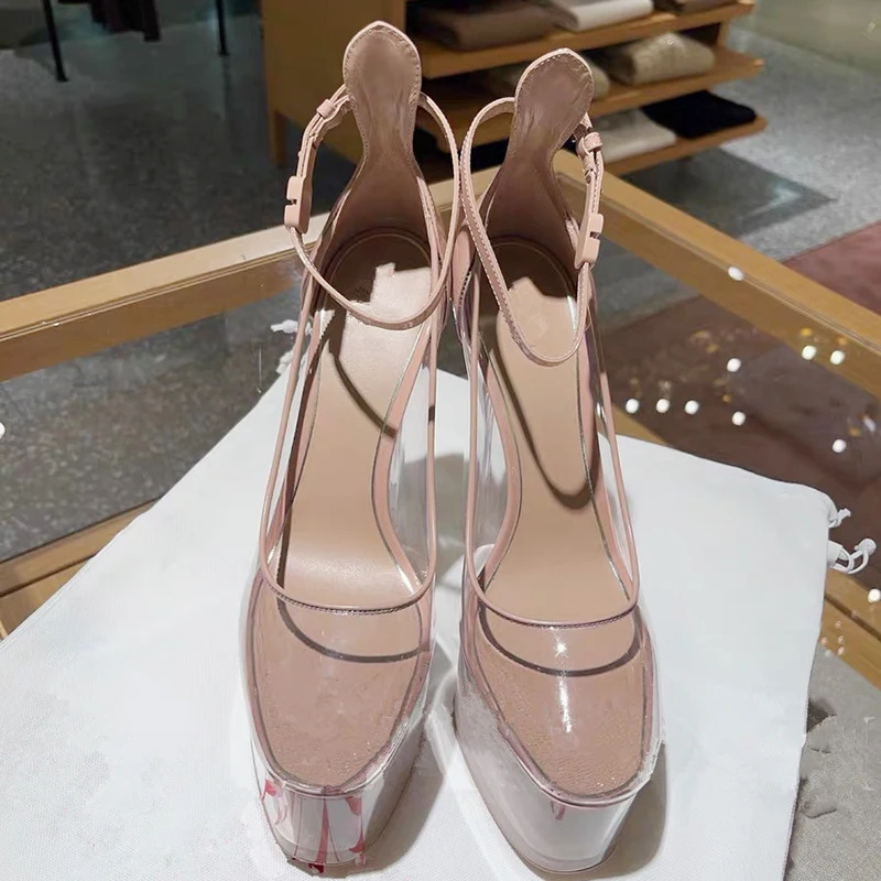 Сандалии женские на платформе и высоком массивном каблуке прозрачные босоножки