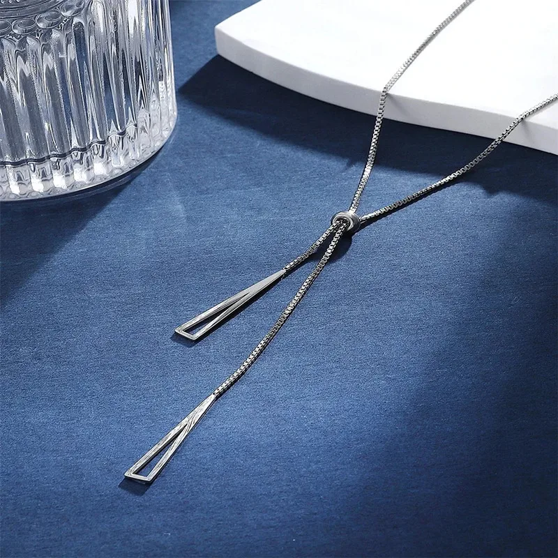 Ожерелье с треугольным кулоном в металлическом стиле серебряного цвета модные