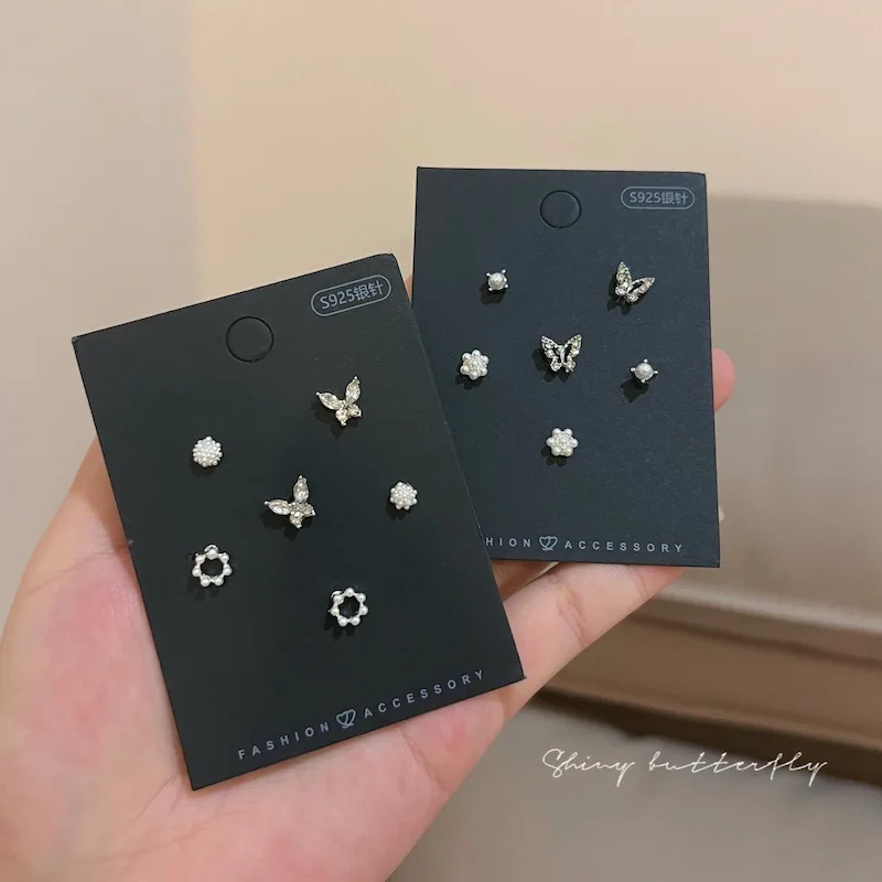 

Серьги-гвоздики женские из серебра пробы с цирконом и жемчугом