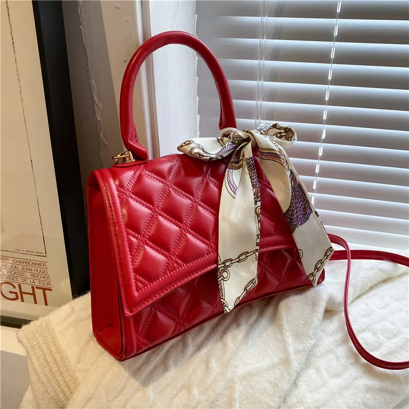 

Niche Design High-end Retro Rhombus Small Fragrance Bag New Versatile Messenger Shoulder Silk Scarf Handbag