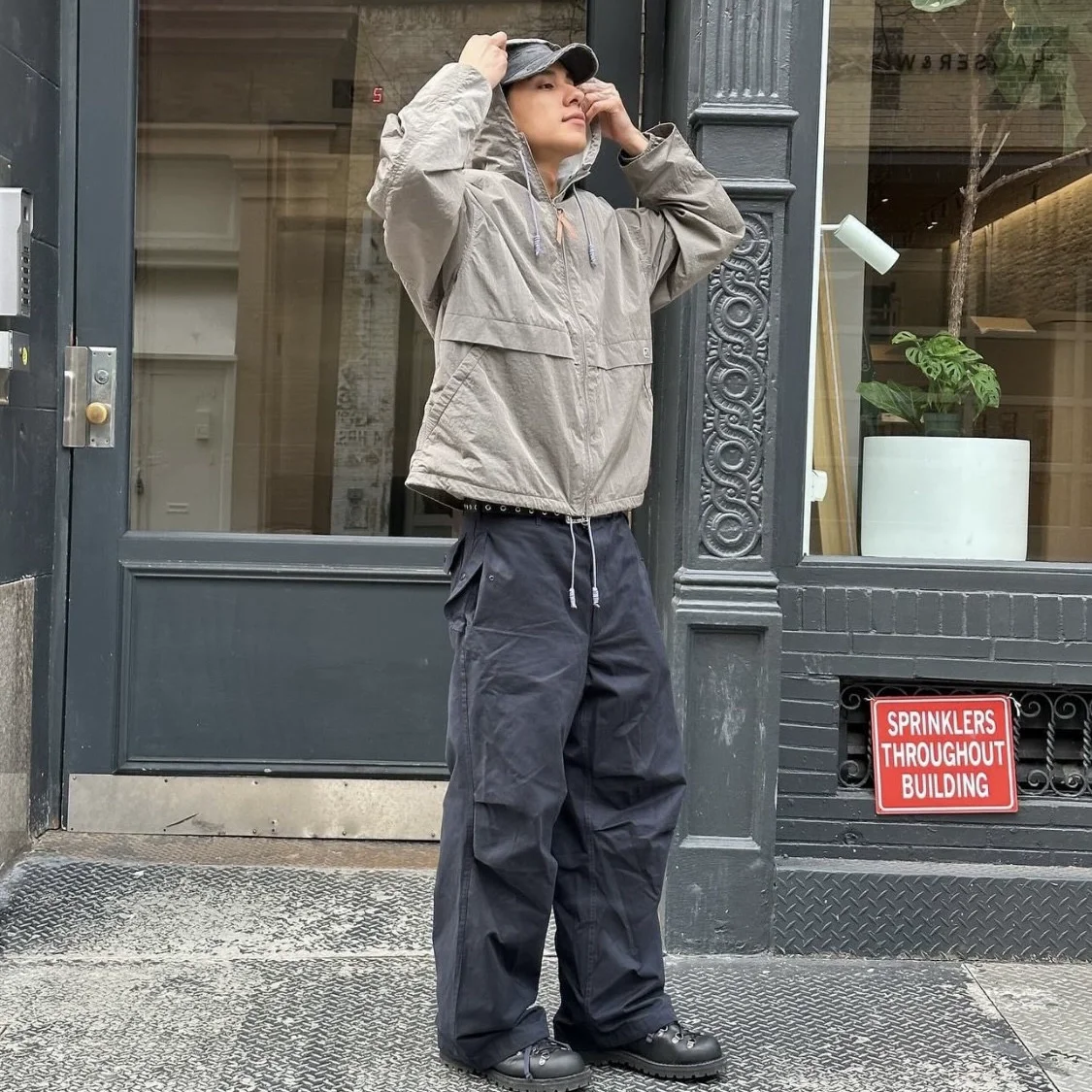 Куртка на молнии с капюшоном металлик 24ss